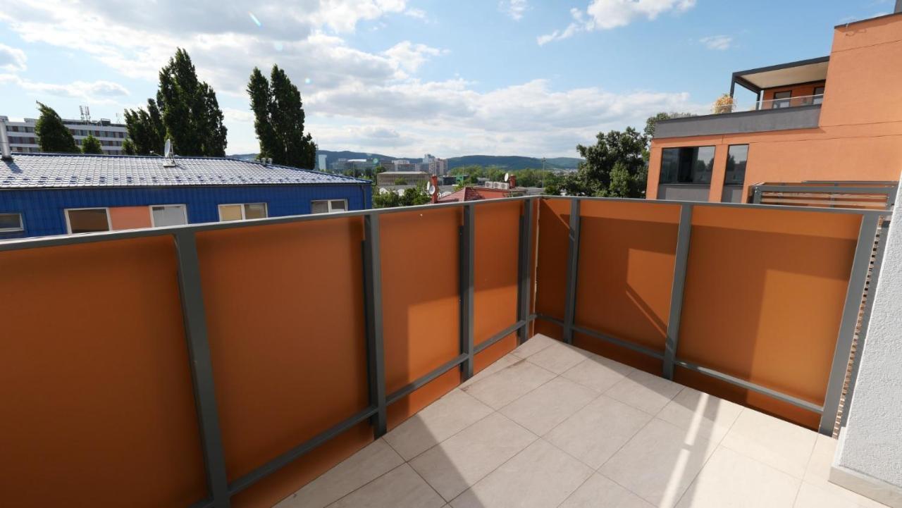Air-Conditioned, 2 Room Apartment With Terrace Bratislava Exteriör bild