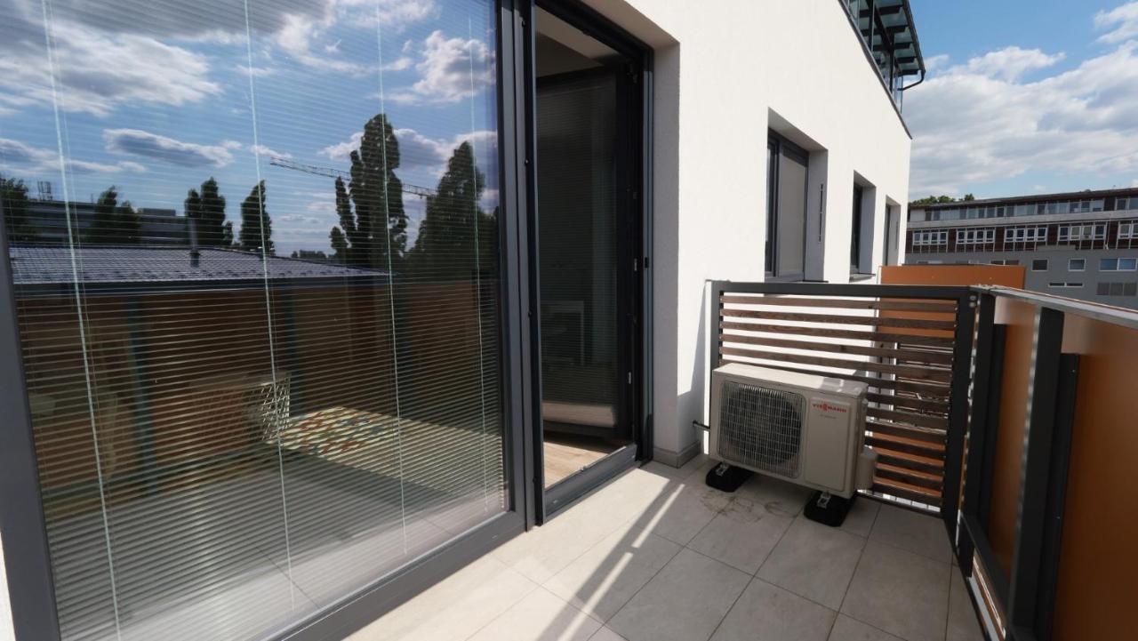 Air-Conditioned, 2 Room Apartment With Terrace Bratislava Exteriör bild
