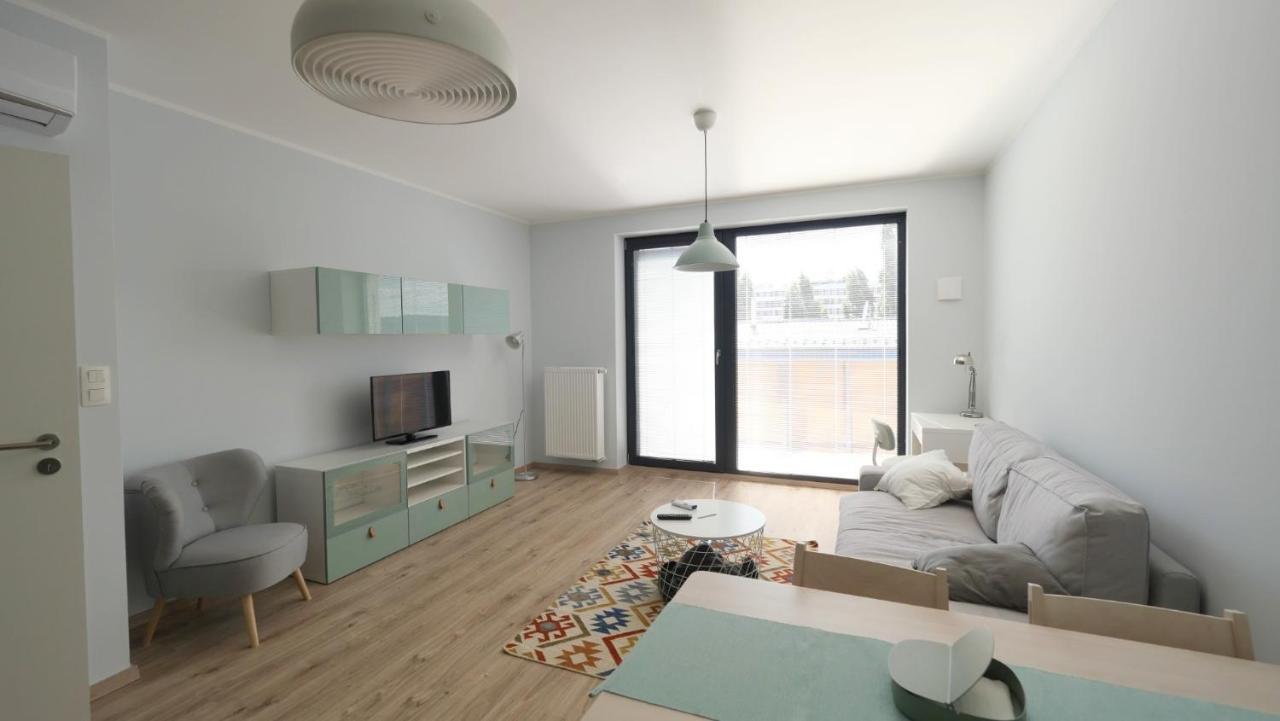 Air-Conditioned, 2 Room Apartment With Terrace Bratislava Exteriör bild