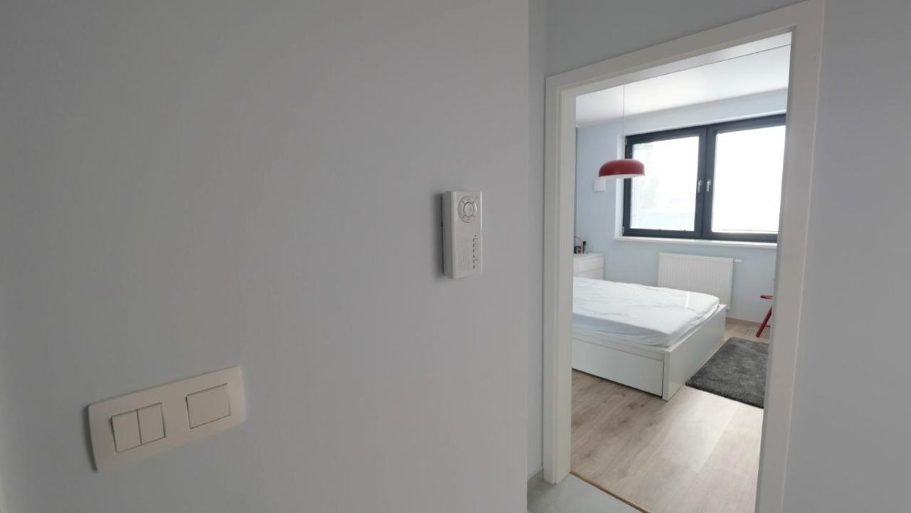 Air-Conditioned, 2 Room Apartment With Terrace Bratislava Exteriör bild