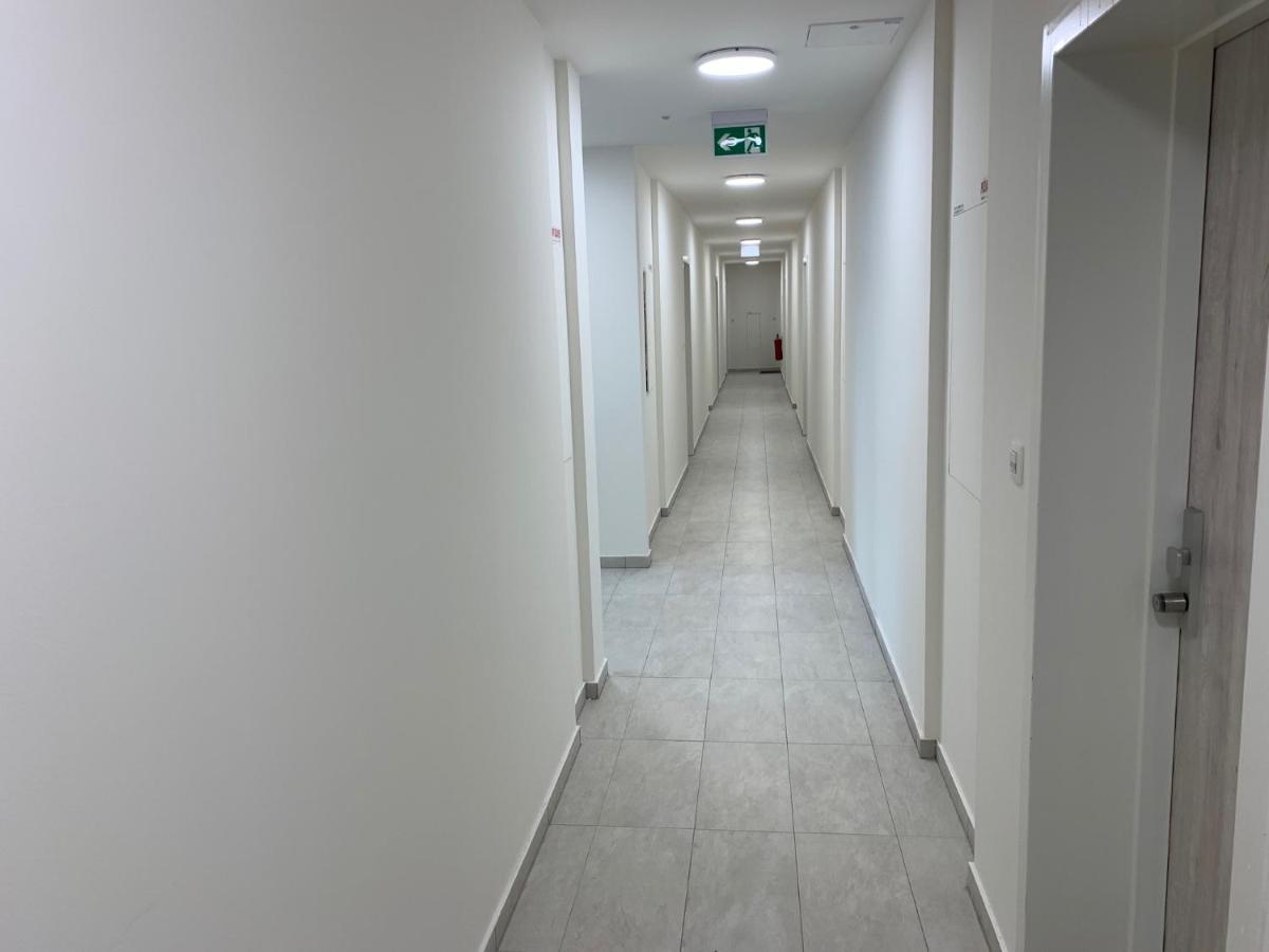 Air-Conditioned, 2 Room Apartment With Terrace Bratislava Exteriör bild