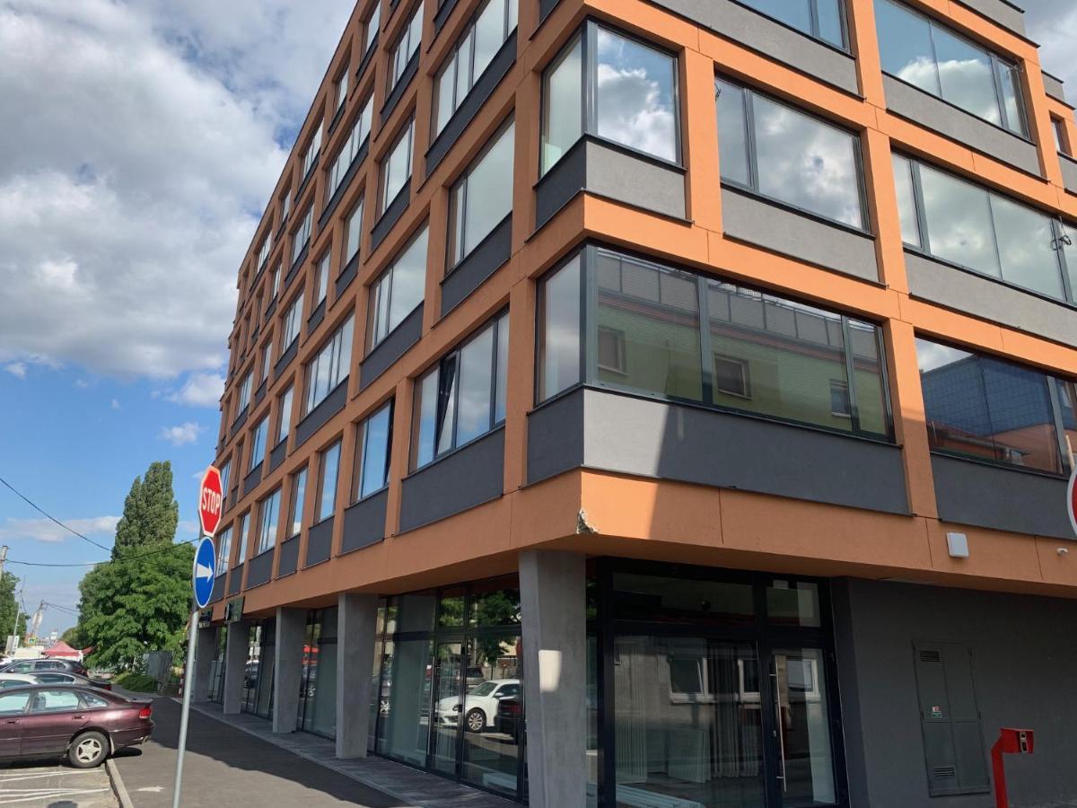 Air-Conditioned, 2 Room Apartment With Terrace Bratislava Exteriör bild